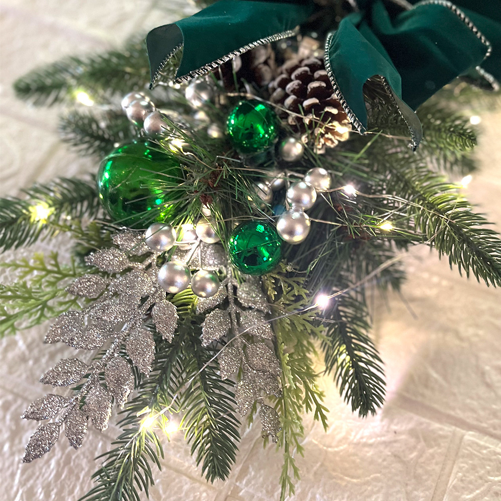 Christmas green 3.jpg